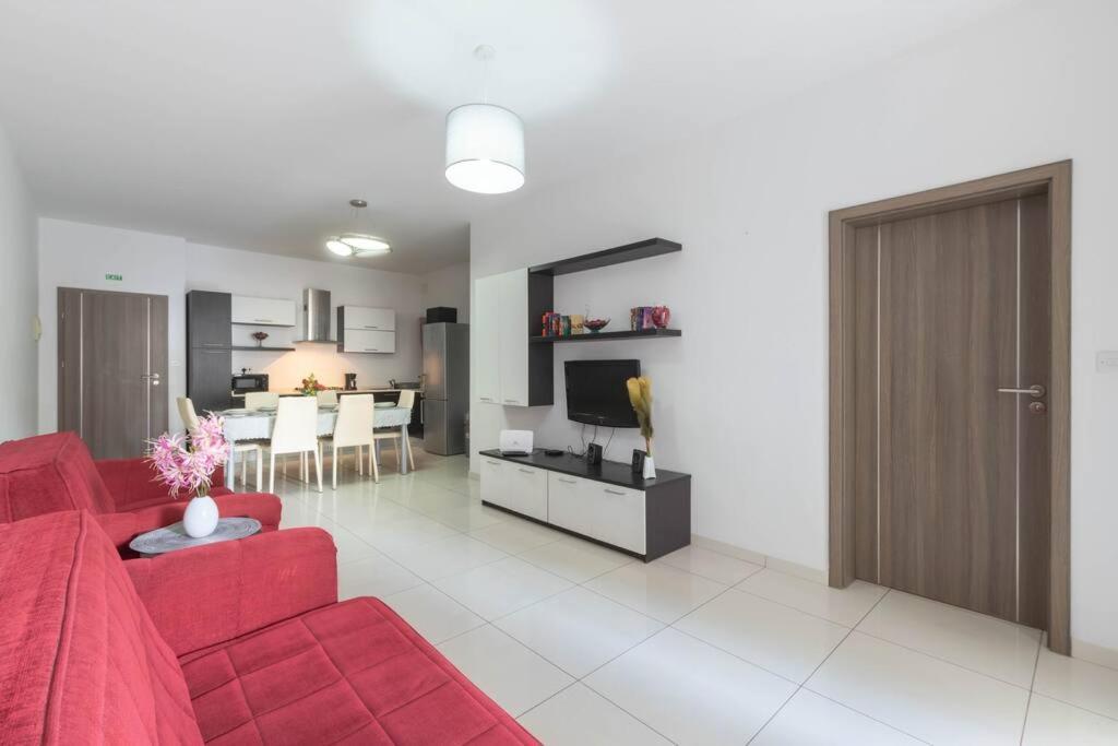 Modern Apt. Close To The Square St. Paul's Bay Exteriér fotografie